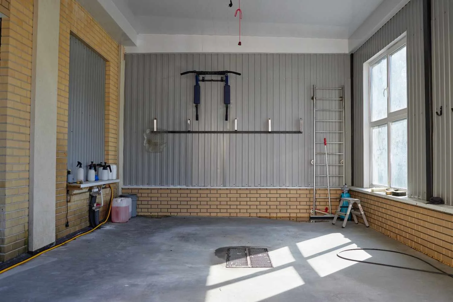 Home 9 clean garage